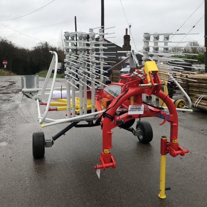 Ex Demo Pottinger Top 422 Rake 3