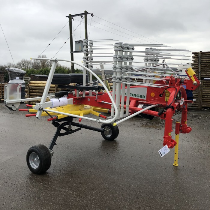 Ex Demo Pottinger Top 422 Rake