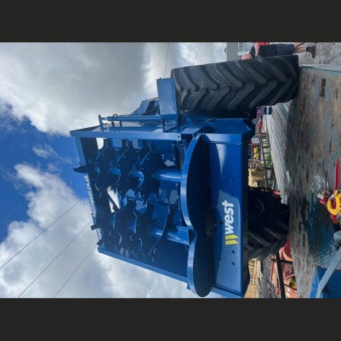 2023 Harry West 10T  Maelstrom Muck Spreader c/w slurry door 2