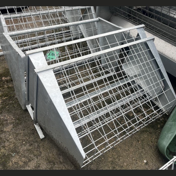 IAE 3ft Hook over hayrack