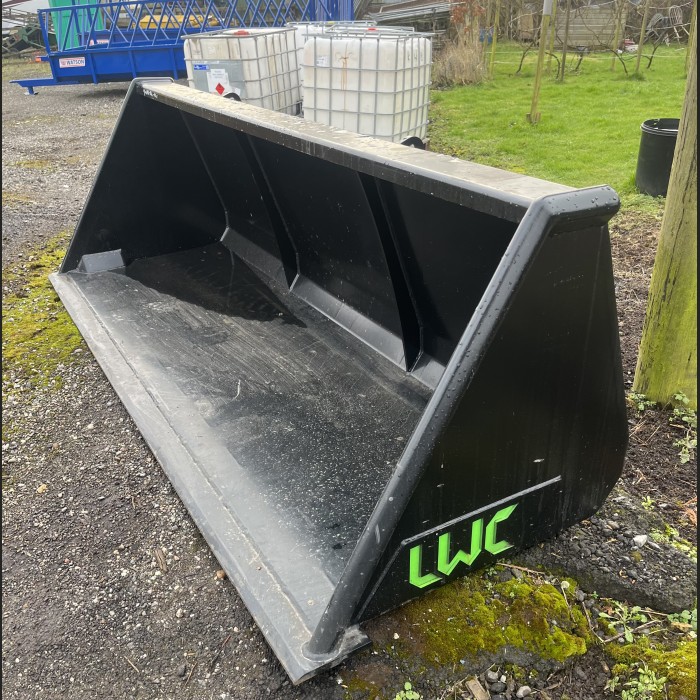 New LWC 7' Loader Bucket With Euro Brackets 