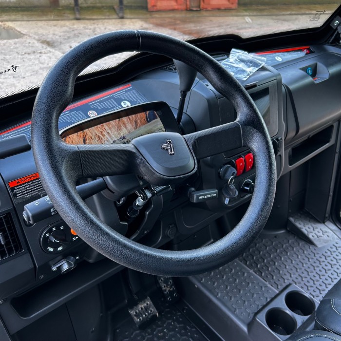 New Segway UT6 Premium Full Cab  1